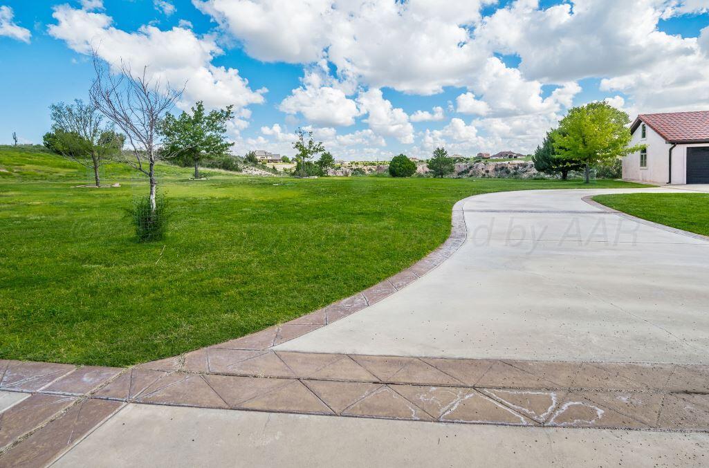 7950 East Lake View Road Amarillo, TX 79118 - Photo 5 of 49 Front Yard