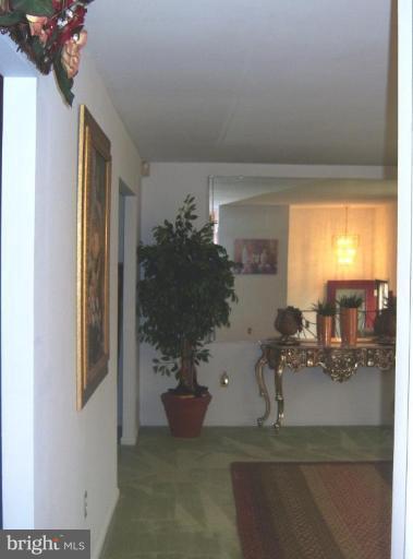 12713 Glynis Road Clinton, MD 20735 - Photo 7 of 22 Living Room