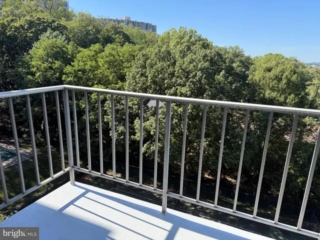 $168,000 | 2059 Huntington Avenue, Unit 908, Alexandria, VA 22303