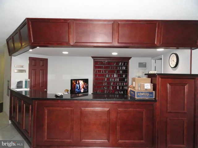 $168,000 | 2059 Huntington Avenue, Unit 908, Alexandria, VA 22303