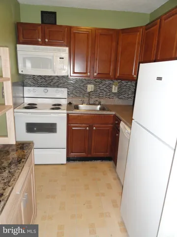 $168,000 | 2059 Huntington Avenue, Unit 908, Alexandria, VA 22303