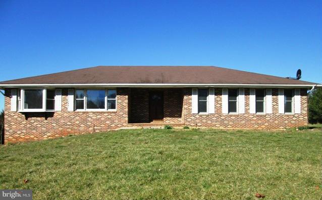 43361 Evans Pond Road Leesburg, VA 20176 - Photo 1 of 13 Exterior (Front)