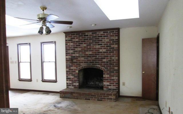 43361 Evans Pond Road Leesburg, VA 20176 - Photo 10 of 13 Family Room