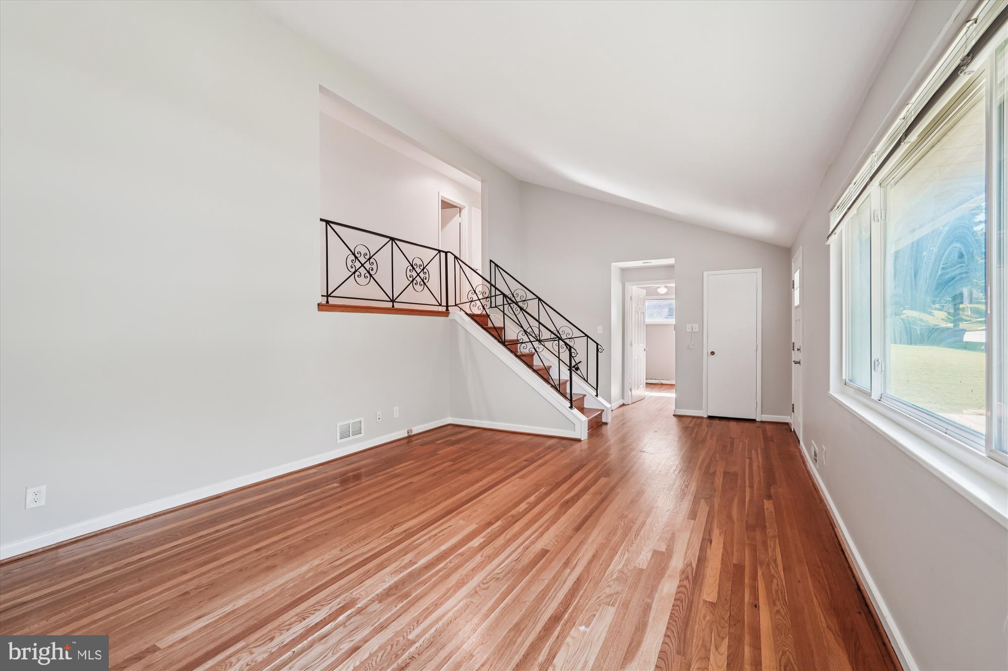13005 Bluhill Road Silver Spring, MD 20906 - Photo 4 of 30