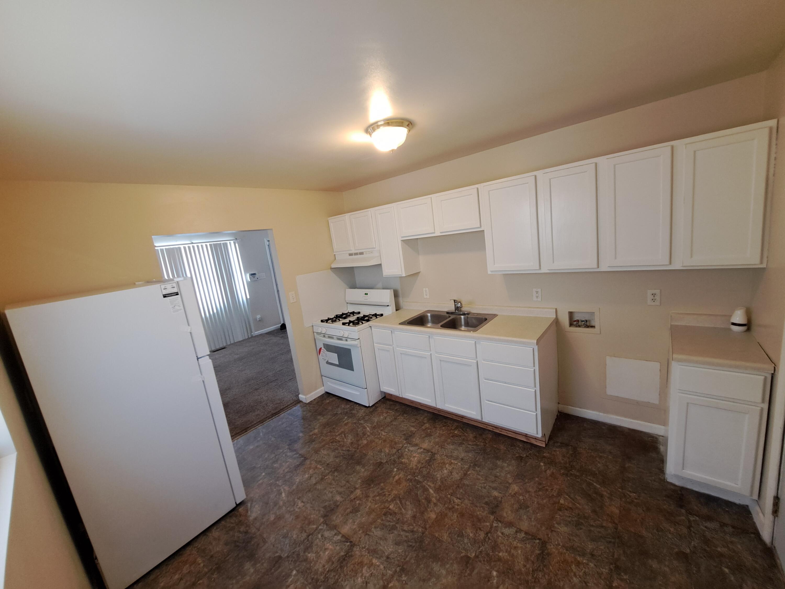 550 South Wayne Street Gary, IN 46403 - Photo 4 of 16 3000x2250