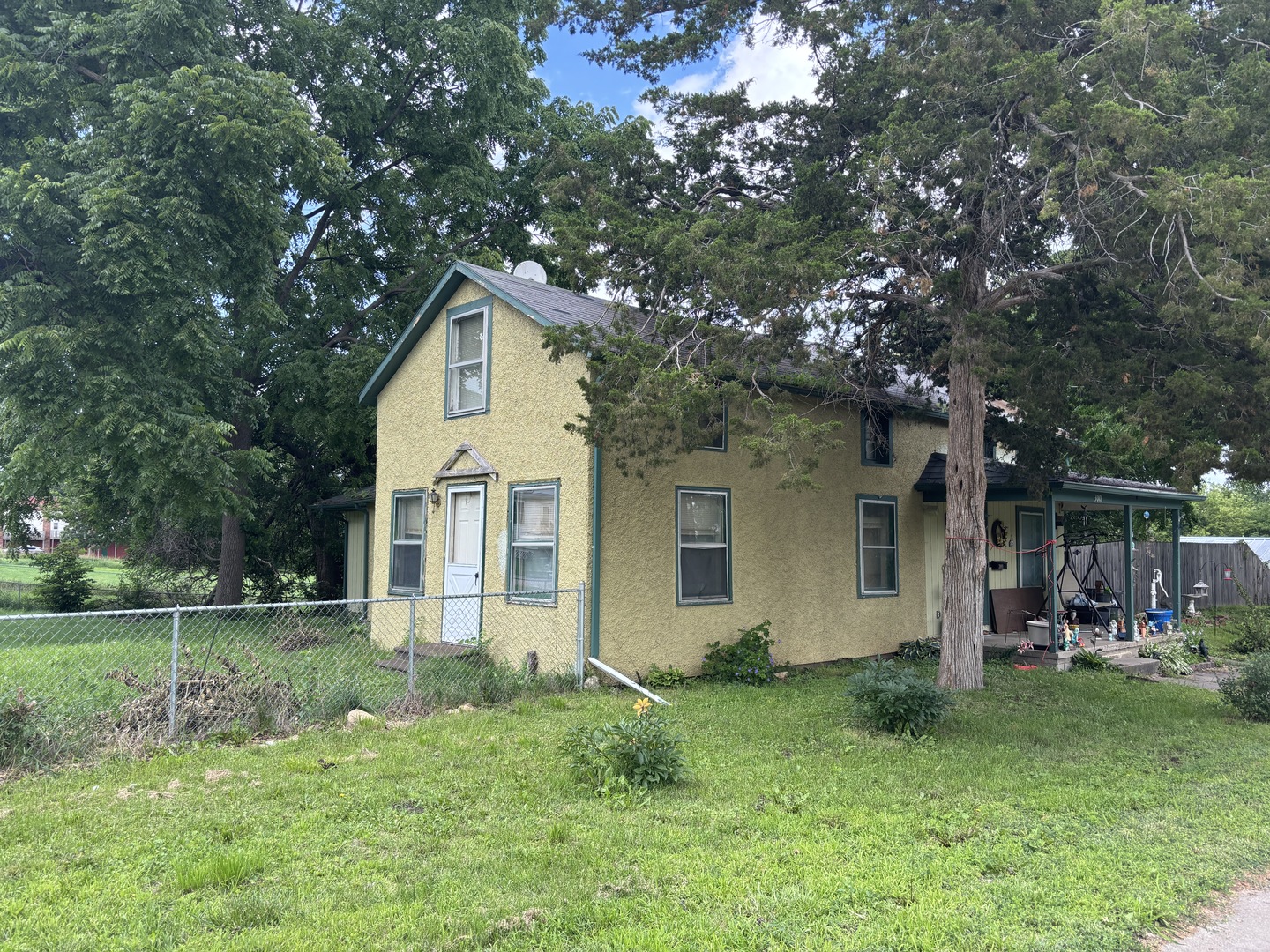 3001 Garfield Street Clinton, IA 52732 - Photo 1 of 12