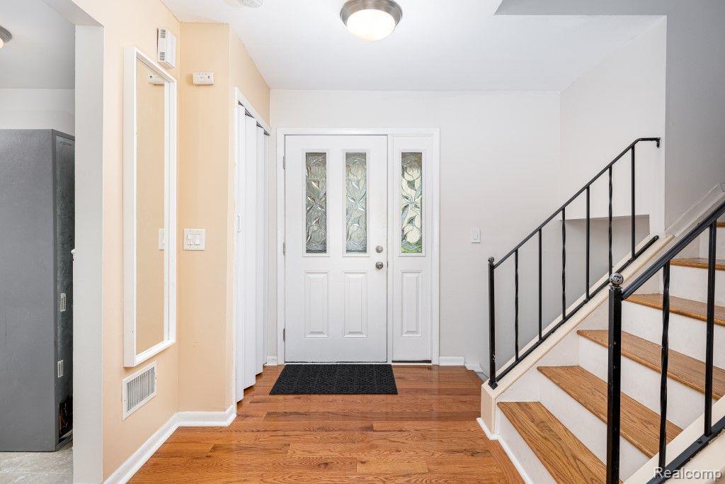 1645 Walnut Ridge Circle Canton, MI 48187 - Photo 6 of 29 Foyer