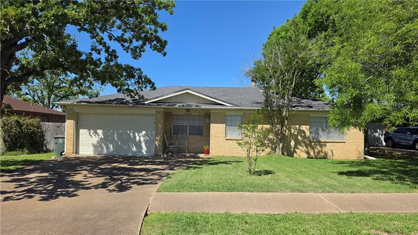 $249,000 | 4009 Woodcrest Drive, Bryan, TX 77802