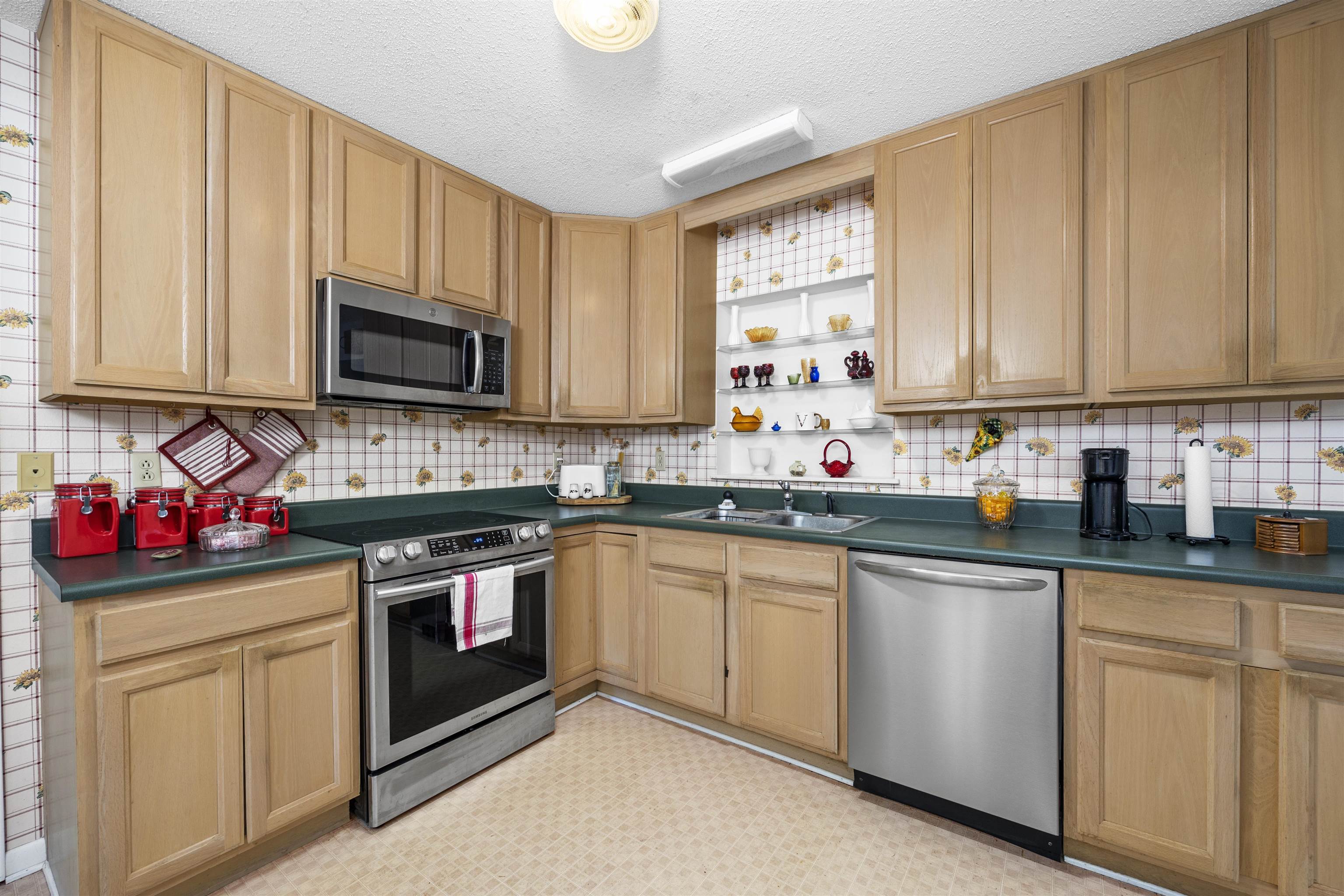 788 Northeast Yellow Pine Ave  