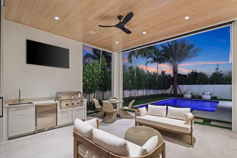 $4,950,000 | 310 Grove Place, Delray Beach, FL 33444
