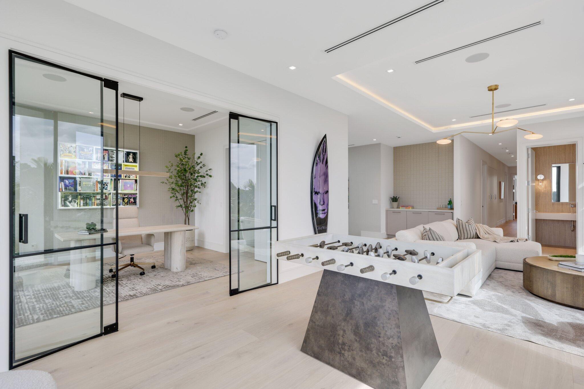 310 Grove Place Delray Beach, FL 33444 - Photo 42 of 92 a very nice looking room with a large window