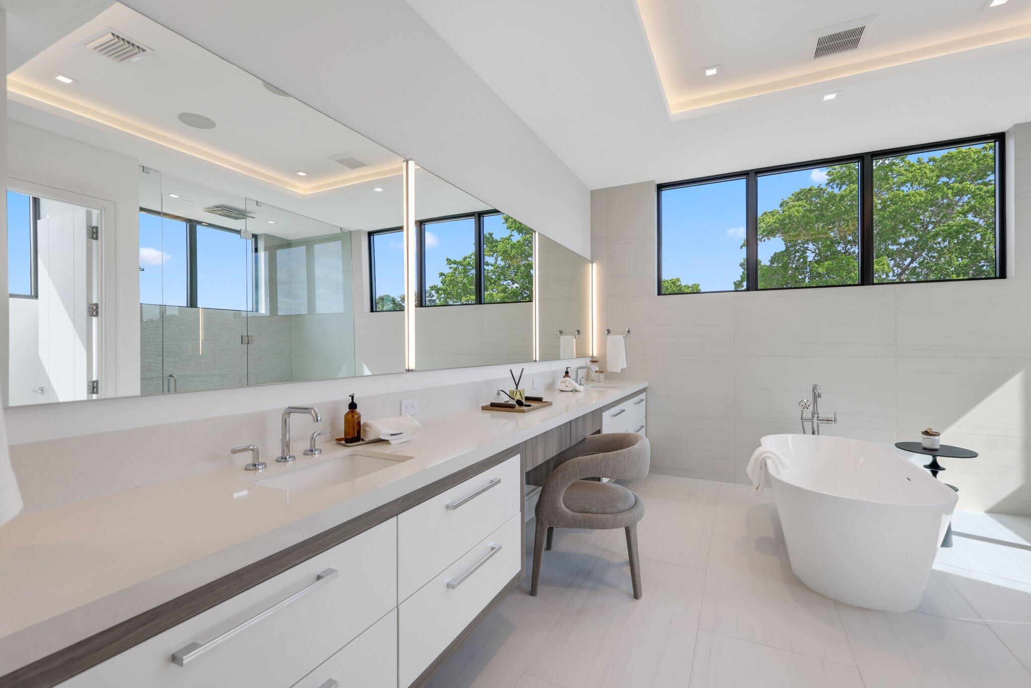 310 Grove Place Delray Beach, FL 33444 - Photo 48 of 92 Primary Bath