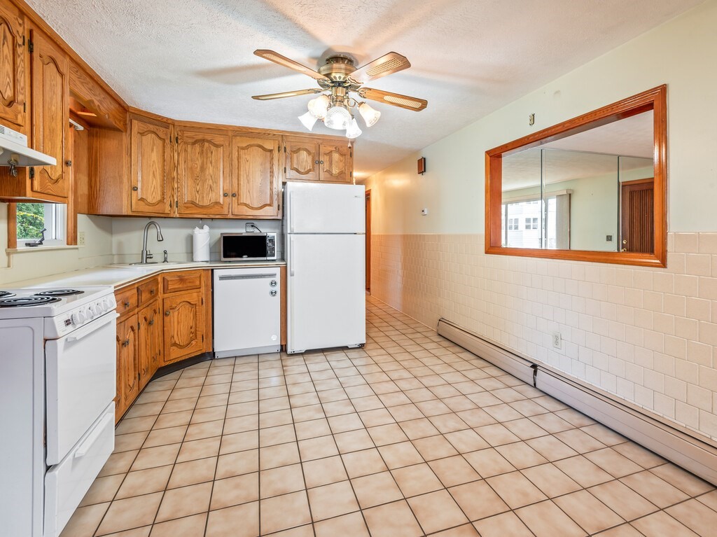 28 Superior Road Worcester, MA 01604 - Photo 10 of 41 Gallery Image 10