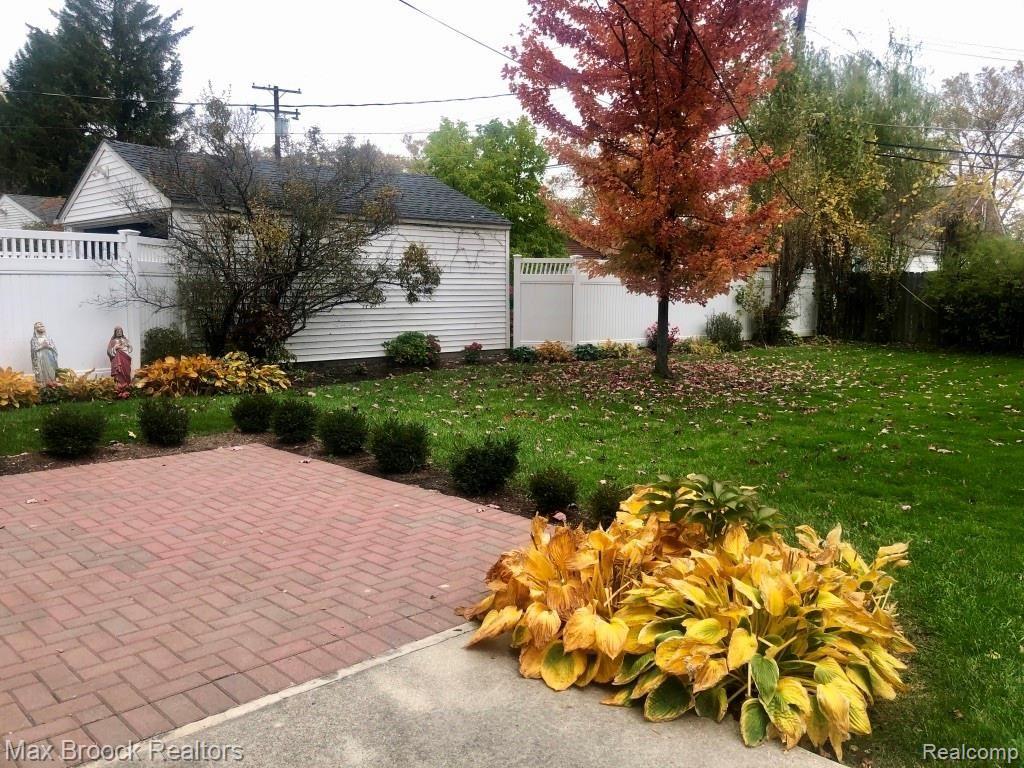 1827 Mansfield Road Birmingham, MI 48009 - Photo 34 of 34 backyard 2_.jpg