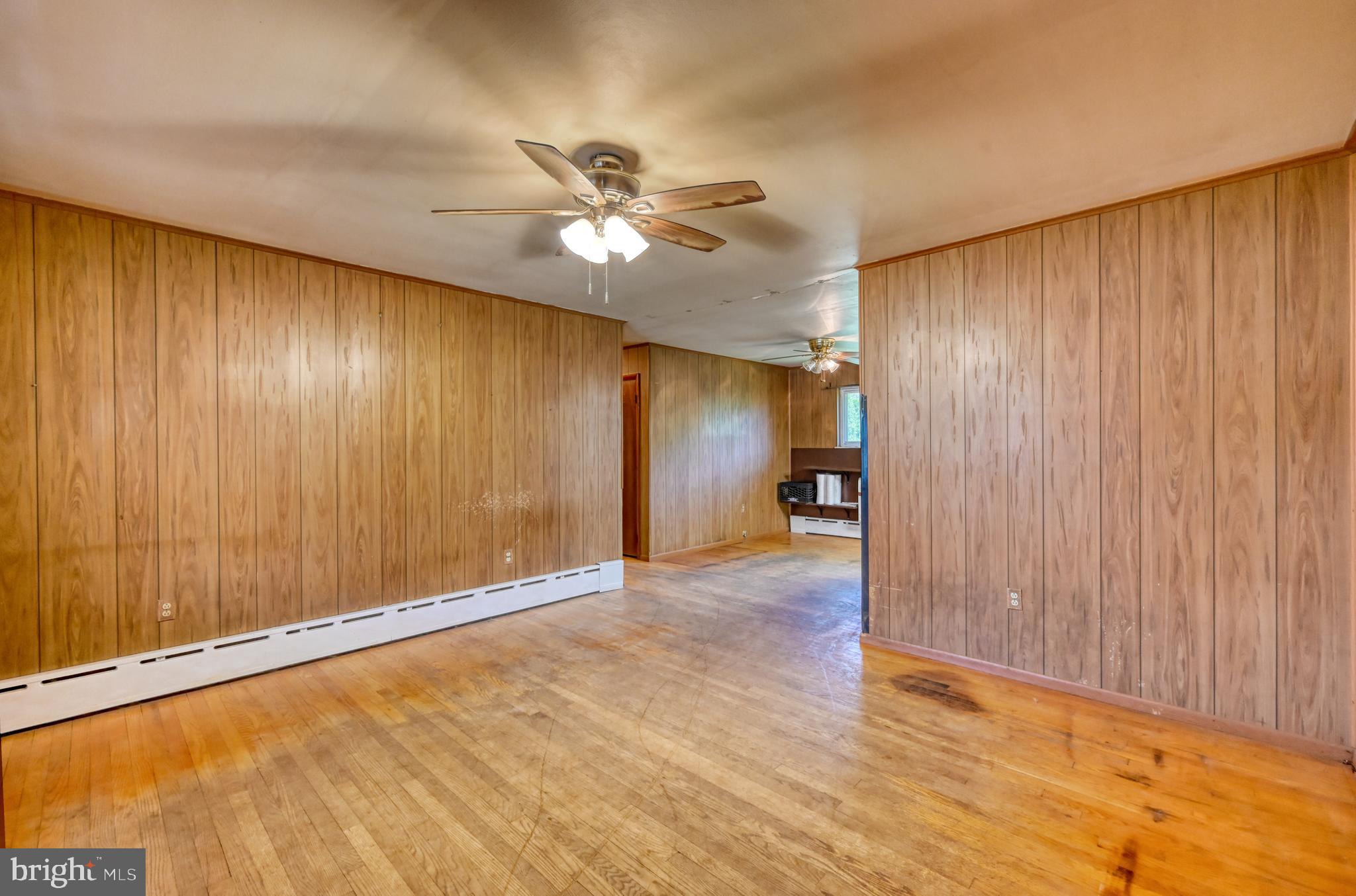 341 Hazel Street Reading, PA 19611 - Photo 5 of 31