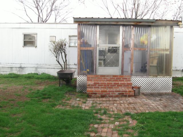 83790 Winesap Road Milton Freewater, OR 97862 - Photo 11 of 12 Porch, Screened in