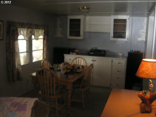 83790 Winesap Road Milton Freewater, OR 97862 - Photo 4 of 12 Dining Area