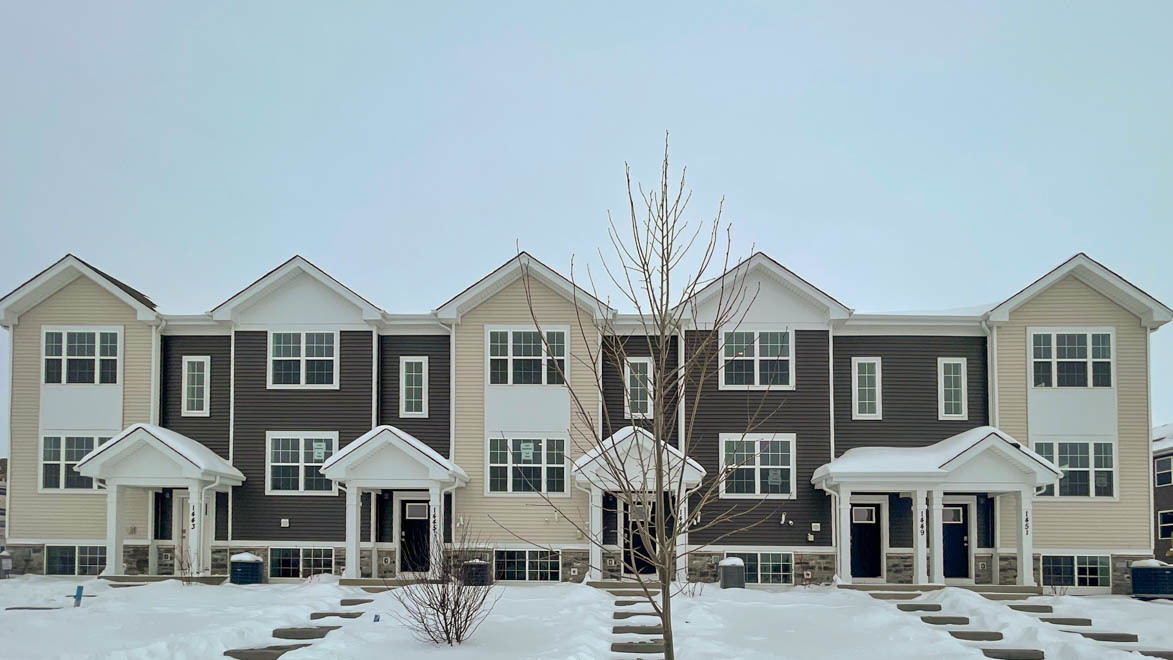 1447 Oakfield Lane Pingree Grove, IL 60140 - Photo 1 of 66