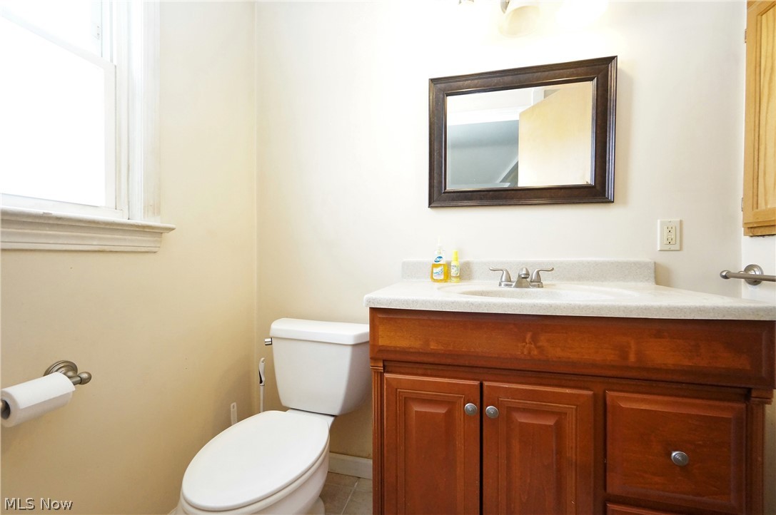 4138 Stilmore Road Cleveland, OH 44121 - Photo 19 of 29