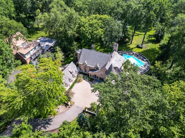 $3,795,000 | 285 West Westminster Avenue, Lake Forest, IL 60045