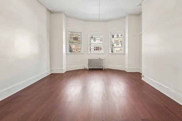 $2,400 | 135 Charles Street, Unit 1, Jersey City, NJ 07307