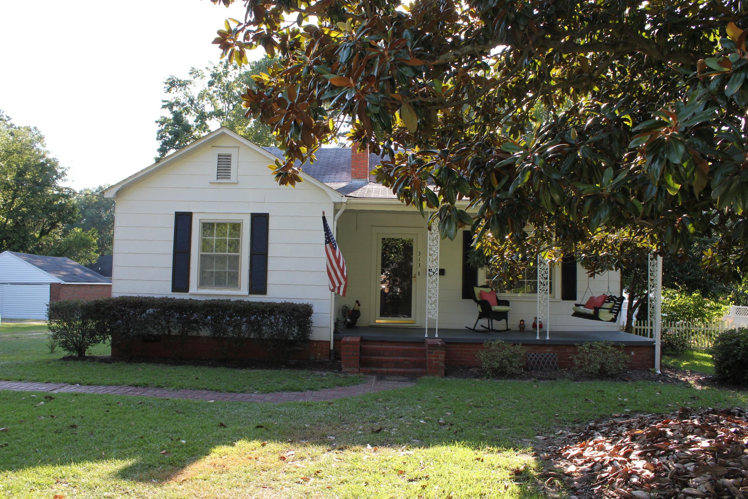 313 Louise Avenue Rockingham, NC 28379 - Photo 1 of 19 Front View