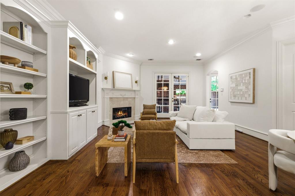 4529 Pomona Road Dallas, TX 75209 - Photo 11 of 35