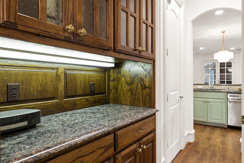 4529 Pomona Road Dallas, TX 75209 - Photo 20 of 35