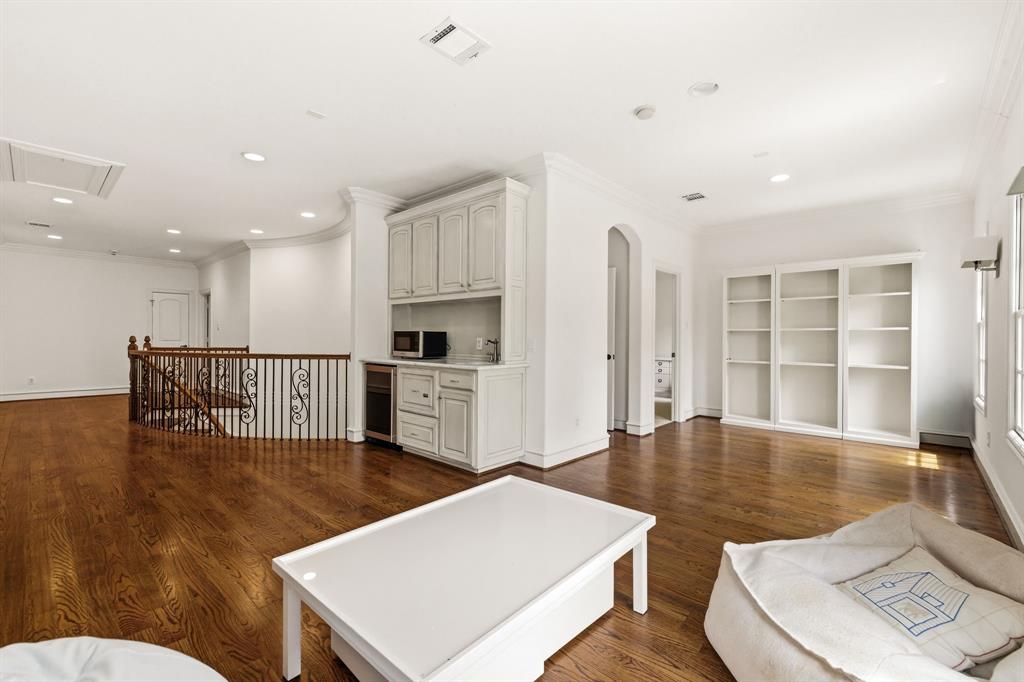 4529 Pomona Road Dallas, TX 75209 - Photo 23 of 35
