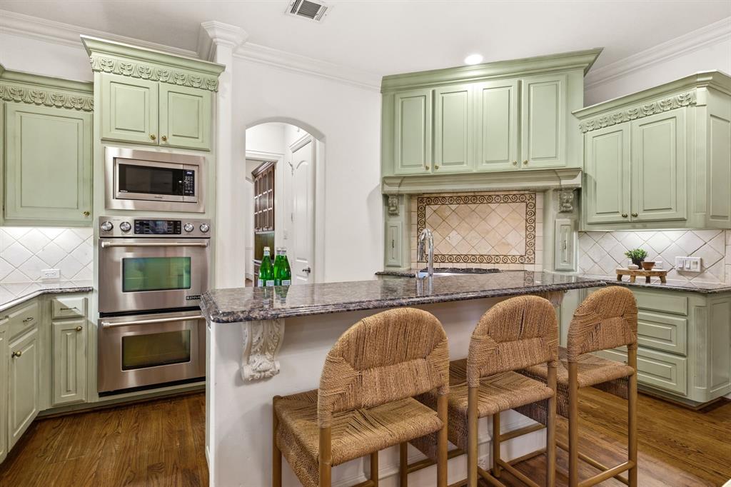 4529 Pomona Road Dallas, TX 75209 - Photo 8 of 35