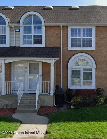 $499,999 | 41 Jennifer Place, Unit B | Bulls Head