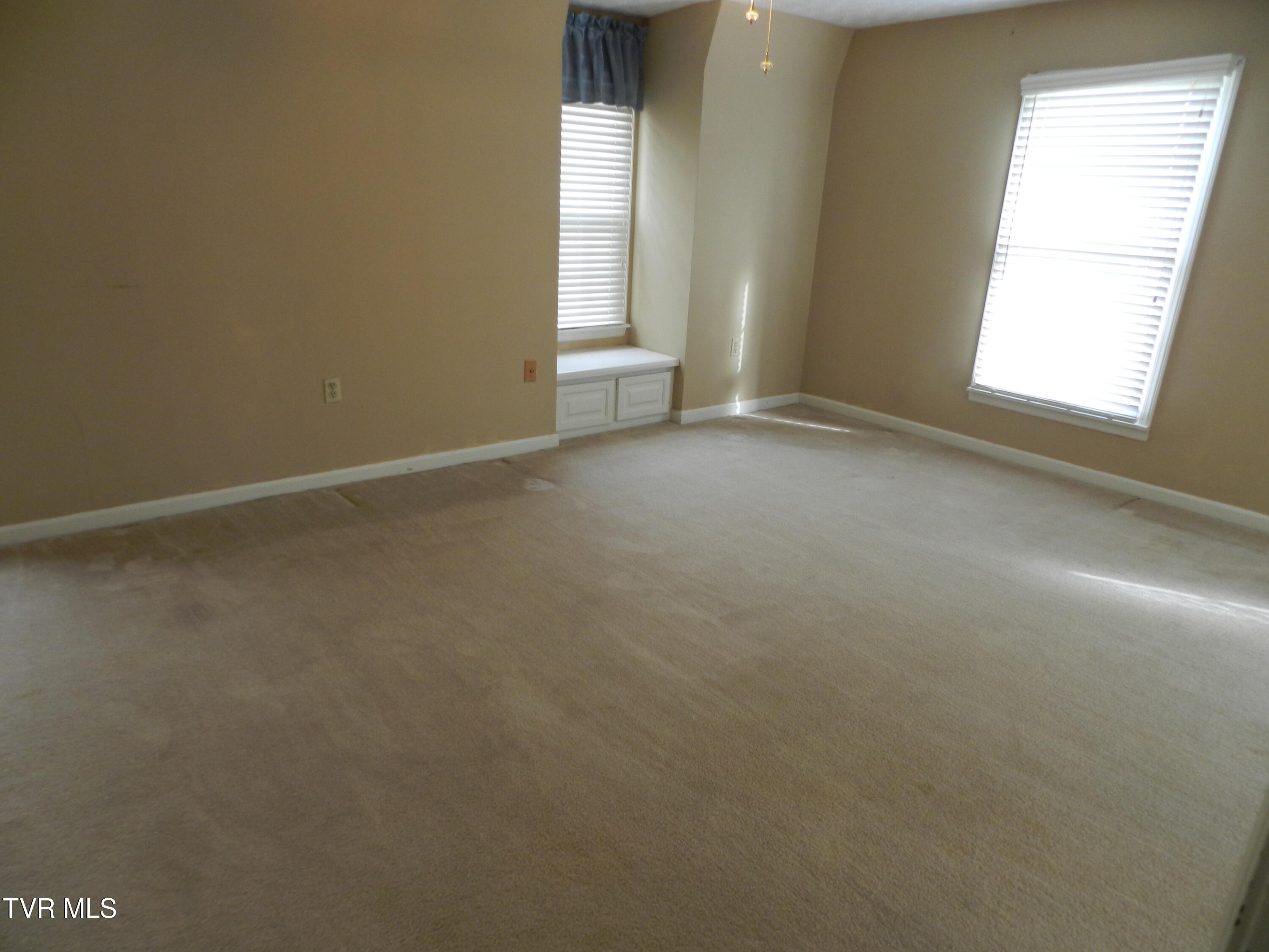 209 Scotland Road Kingsport, TN 37660 - Photo 14 of 60 DSCN3582