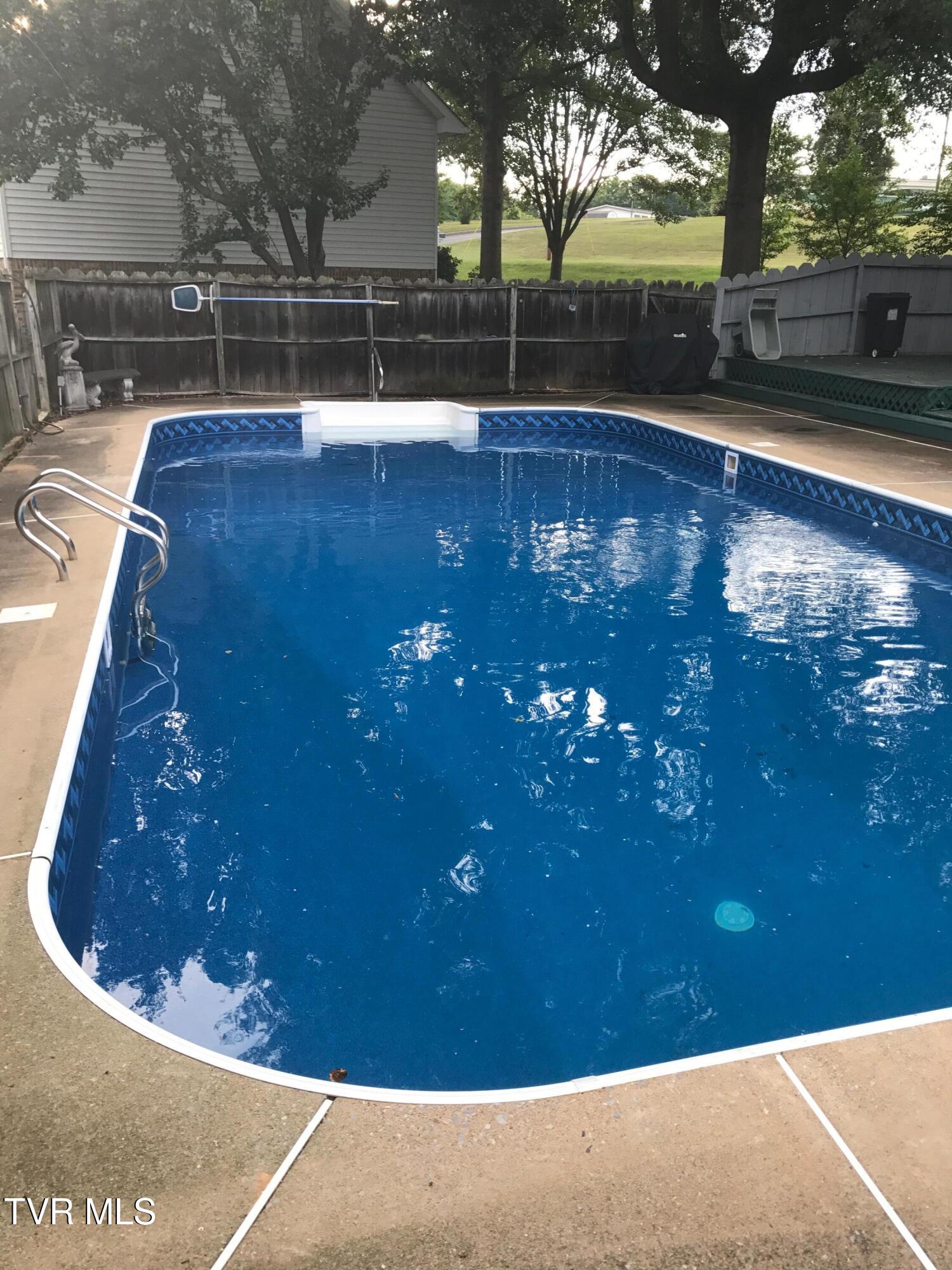 209 Scotland Road Kingsport, TN 37660 - Photo 46 of 60 Scotland Pool