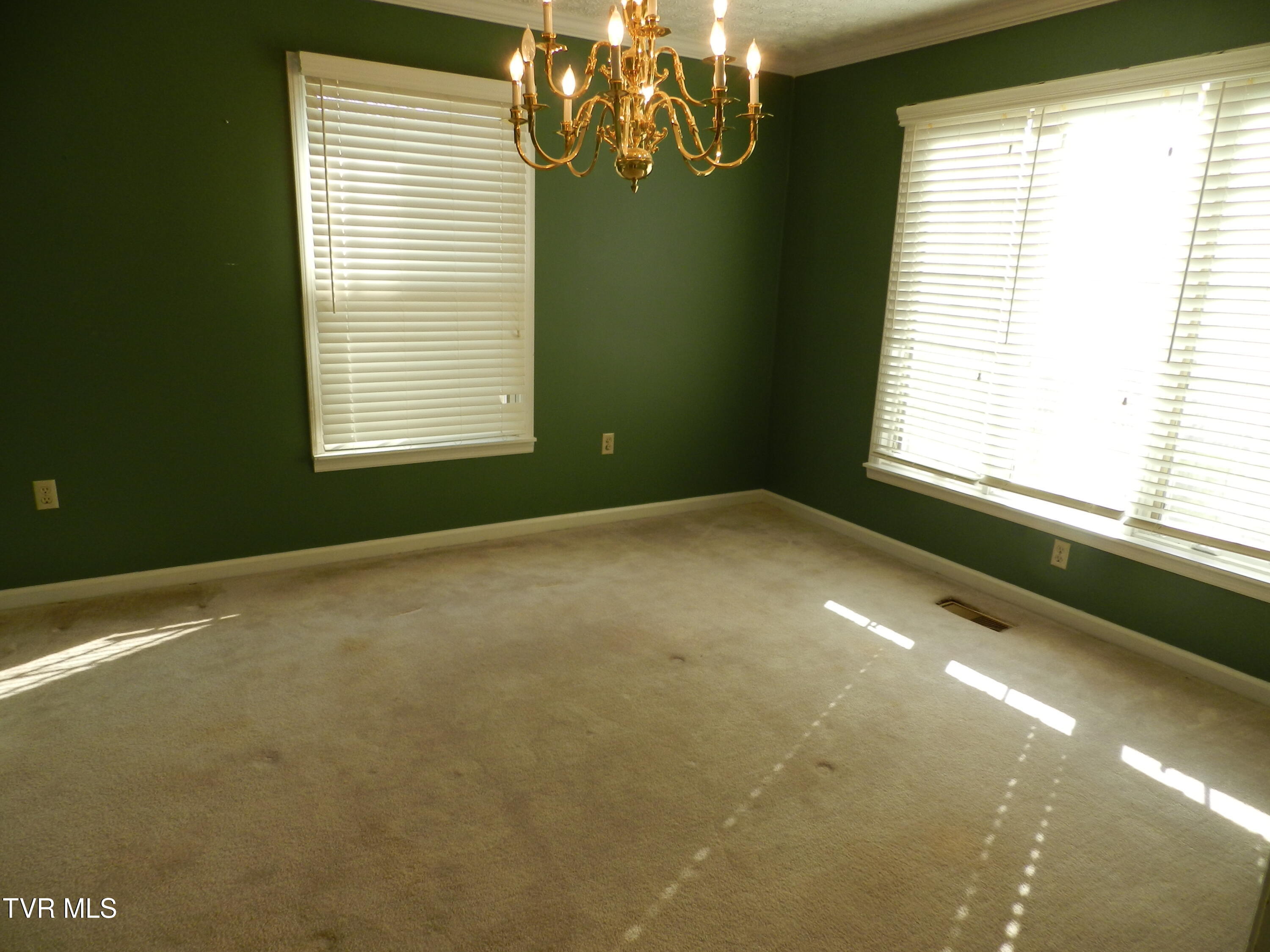 209 Scotland Road Kingsport, TN 37660 - Photo 10 of 60 DSCN3576