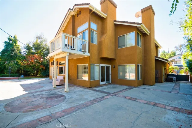 front view of house with a yard