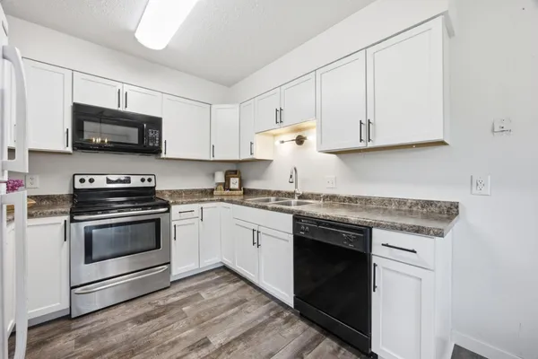$239,900 | 2328 Country Club Parkway, Moorhead, MN 56560