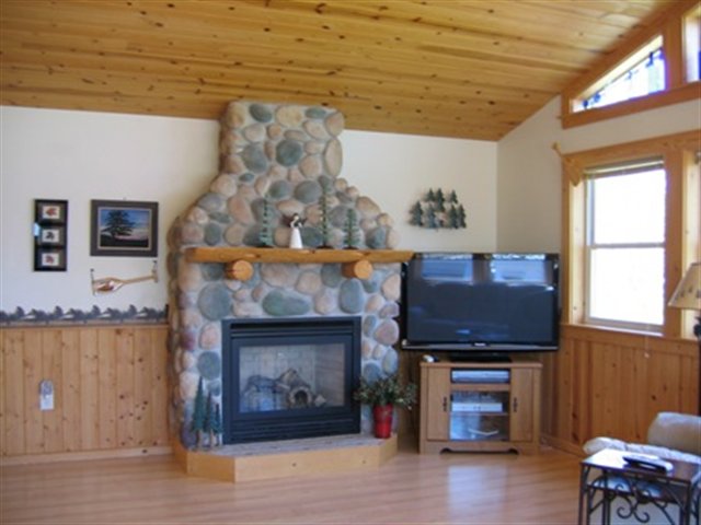 216 7th Street Proctor, MN 55810 - Photo 3 of 17 Gallery Image 3