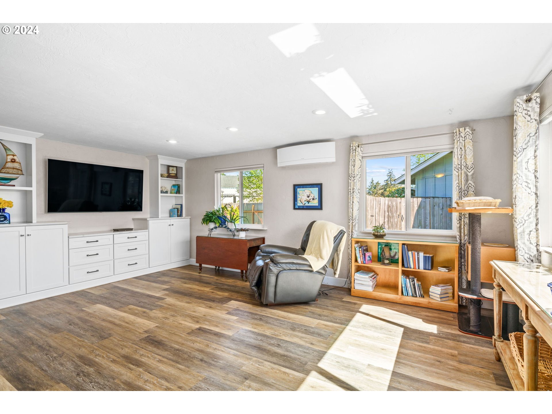 1370 Riggs Street Eugene, OR 97401 - Photo 4 of 24 Gallery Image 4