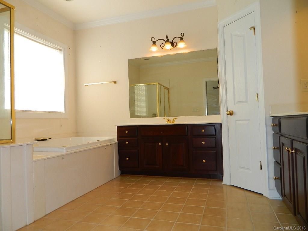 2017 Chipstone Road Charlotte, NC 28262 - Photo 28 of 35 Gallery Image 28