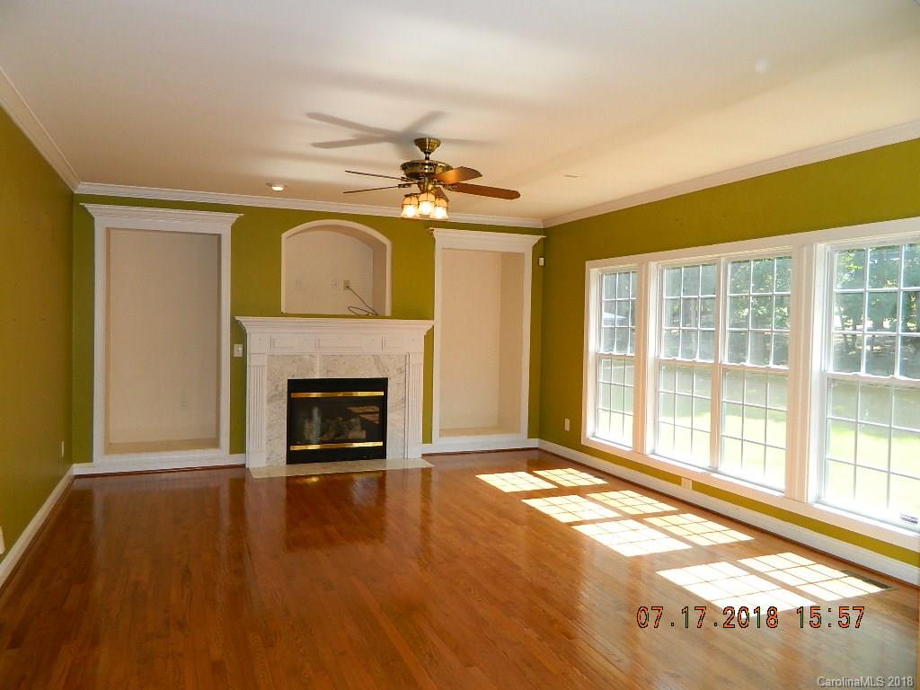 2017 Chipstone Road Charlotte, NC 28262 - Photo 4 of 35 Gallery Image 4