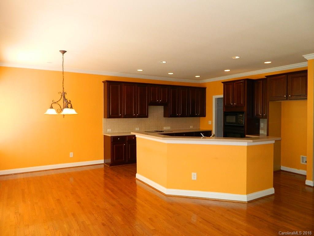 2017 Chipstone Road Charlotte, NC 28262 - Photo 5 of 35 Gallery Image 5