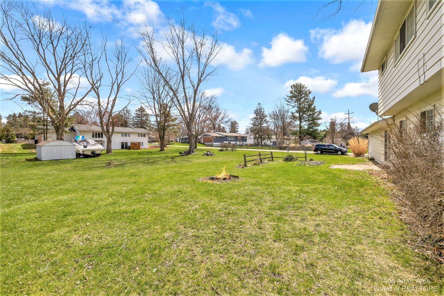 2451 Glengarry Road Jackson, MI 49203 - Photo 23 of 31 23