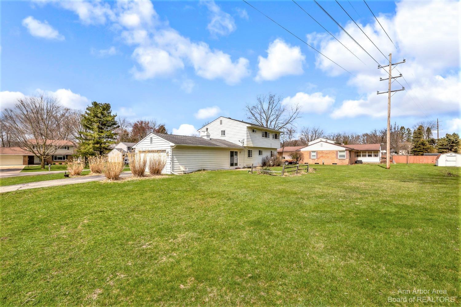 2451 Glengarry Road Jackson, MI 49203 - Photo 26 of 31 26