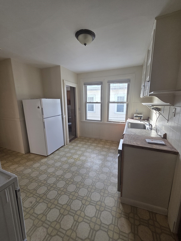 7 1/2 Hancock Street, Unit 2 Salem, MA 01970 - Photo 12 of 15