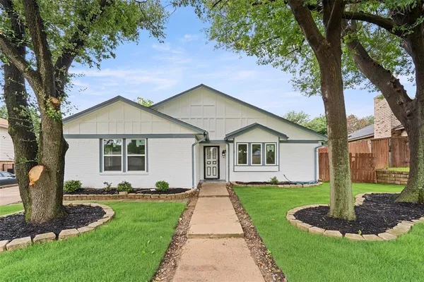 $419,900 | 2024 Oakmeadow Street, Bedford, TX 76021