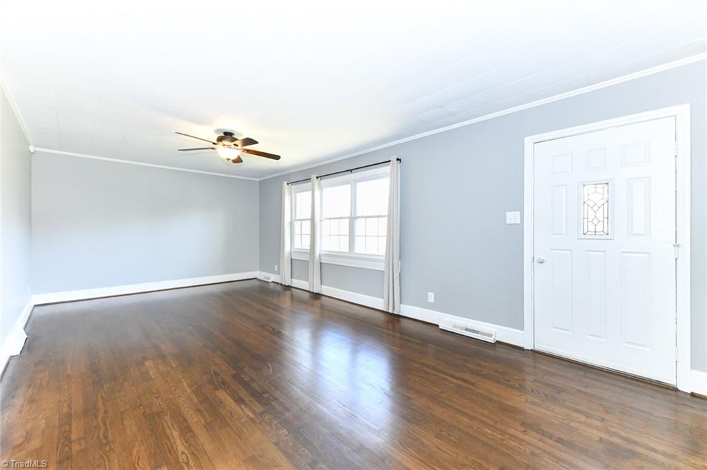 6350 Company Mill Road Climax, NC 27233 - Photo 4 of 28 Living Room