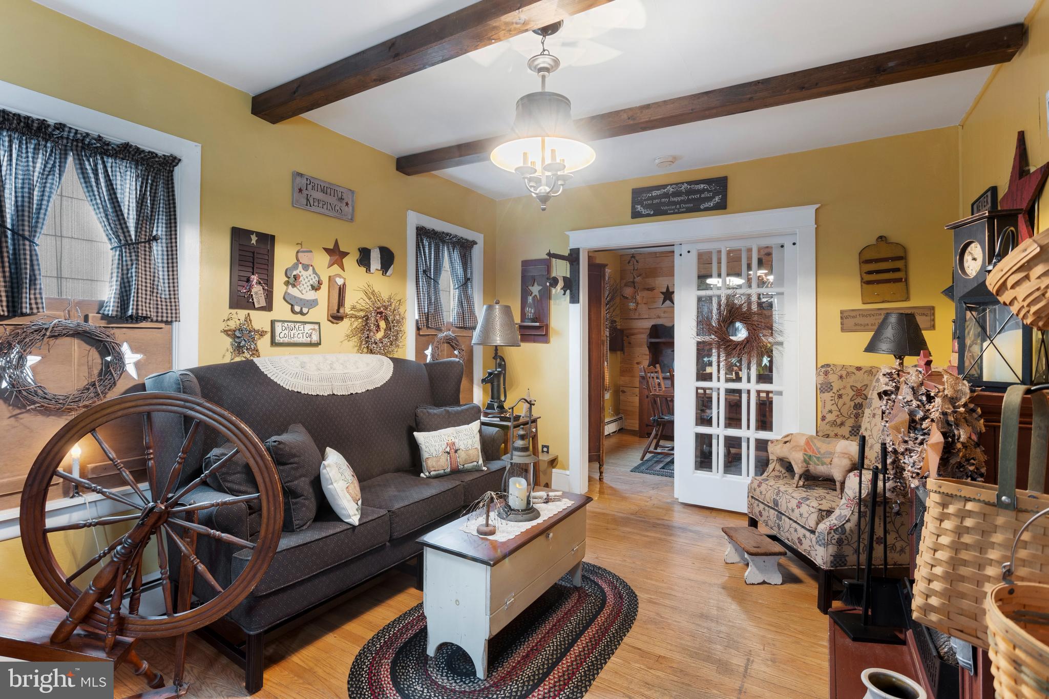 2617 Johnson Road Marcus Hook, PA 19061 - Photo 3 of 25 Living Room