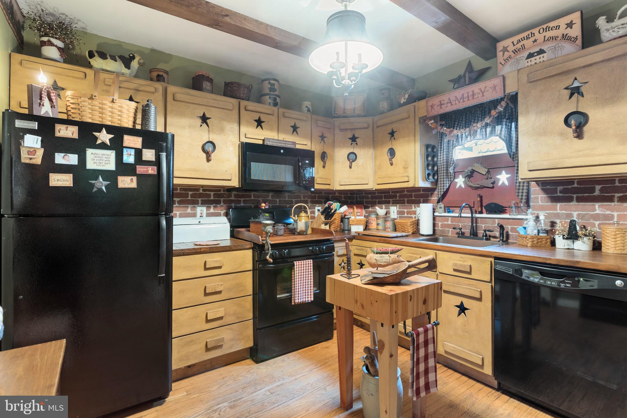 2617 Johnson Road Marcus Hook, PA 19061 - Photo 7 of 25 Kitchen
