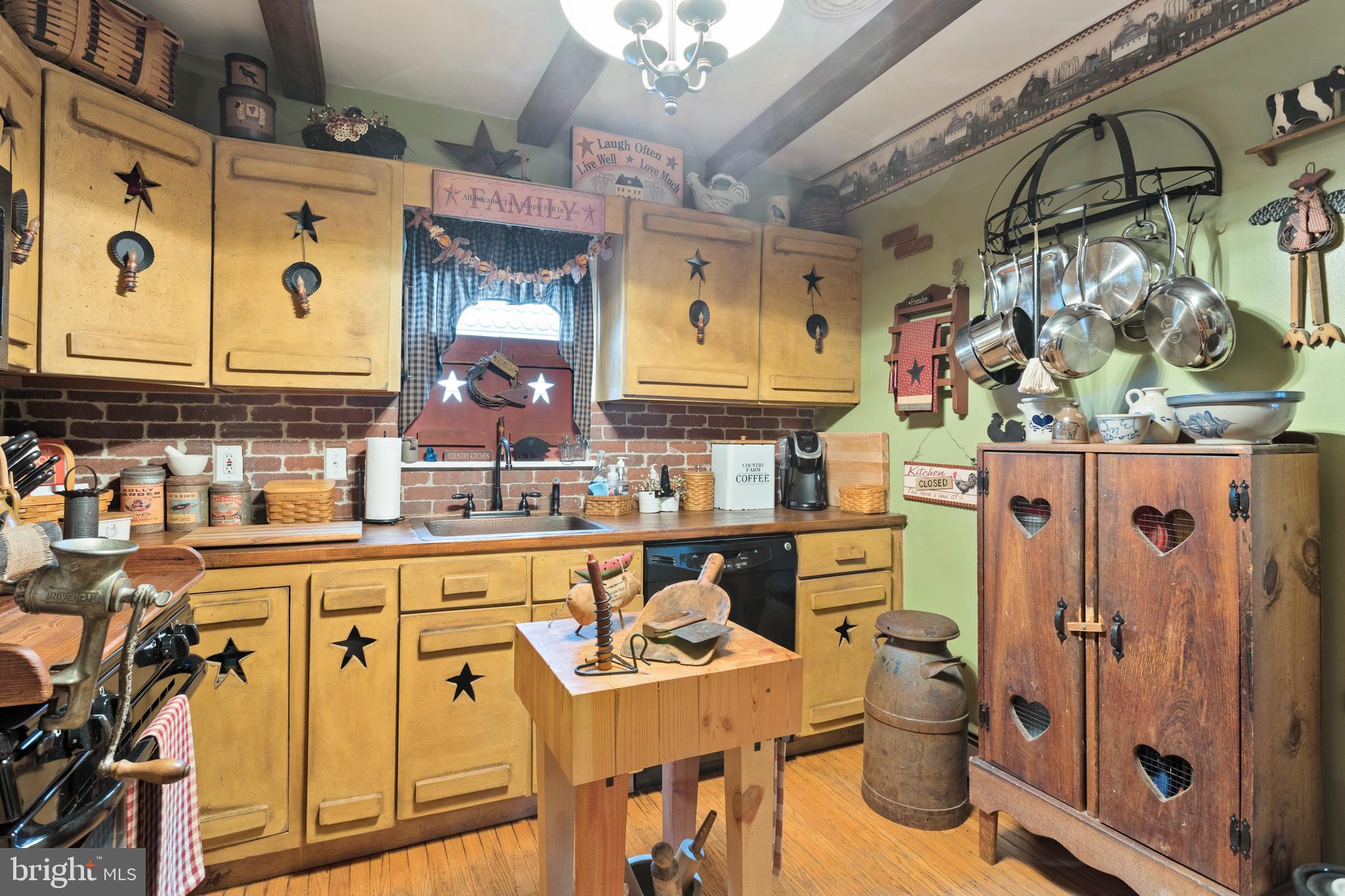 2617 Johnson Road Marcus Hook, PA 19061 - Photo 8 of 25 Kitchen