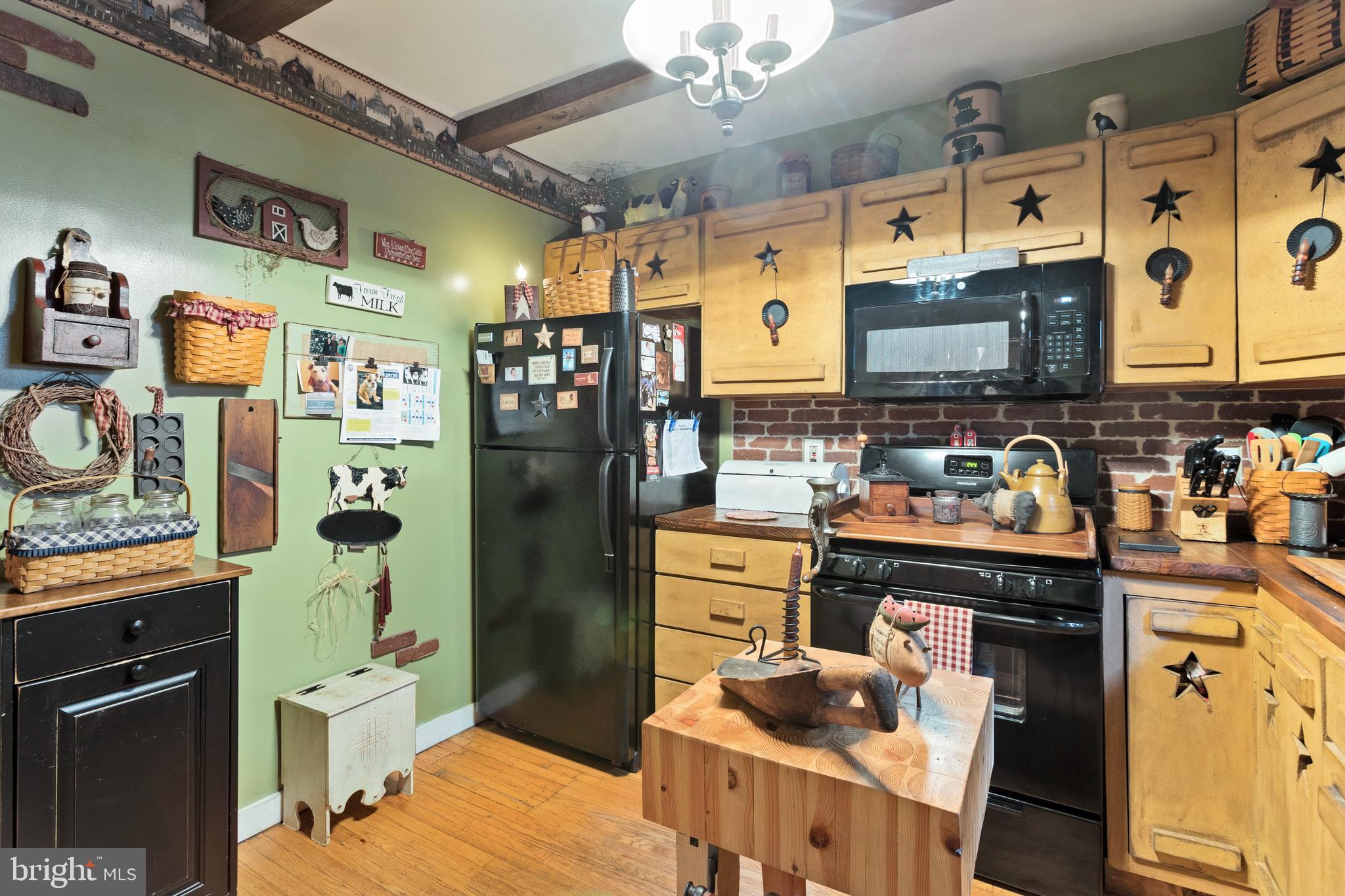 2617 Johnson Road Marcus Hook, PA 19061 - Photo 9 of 25 Kitchen